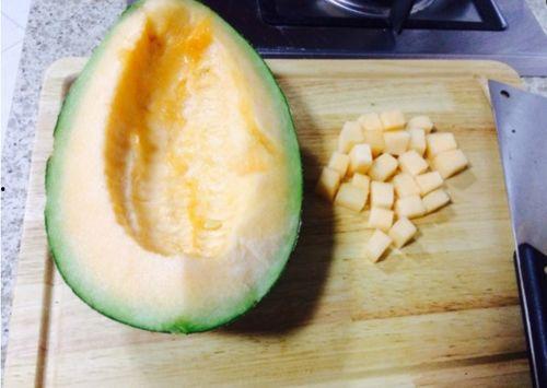 女人切吃哈密瓜视频,女性视角下的美味分享