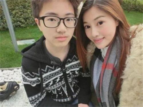 吃瓜姐弟博主视频大全,揭秘热门视频背后的趣味故事